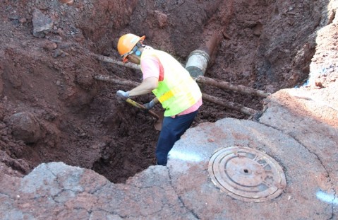 Water main break repairs underway on Komo Mai Drive in Pearl City